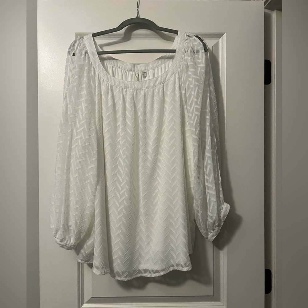 BEUATIFUL LIKE NEW C WEST 1946 WHITE TOP SIZE 26/28